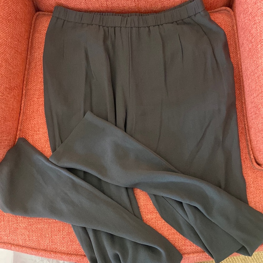 Eileen Fisher Grey Silk pull on Pant